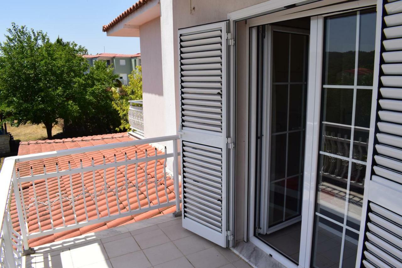Villa Close To The Beach Ормос Пангиас Екстериор снимка