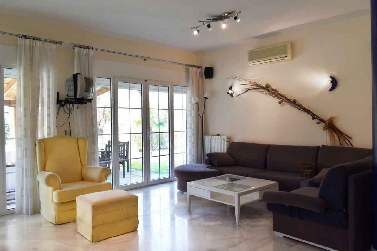 Villa Close To The Beach Ормос Пангиас Екстериор снимка